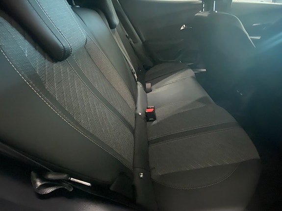 Peugeot 2008 16 of 17