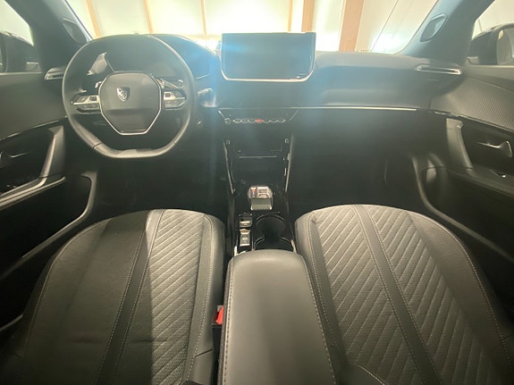 Peugeot 2008 9 of 17