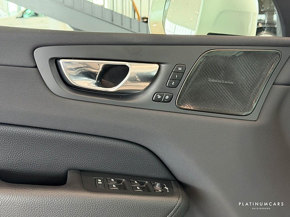 Volvo XC60 18 of 22