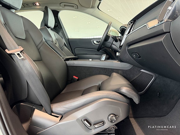 Volvo XC60 11 of 22