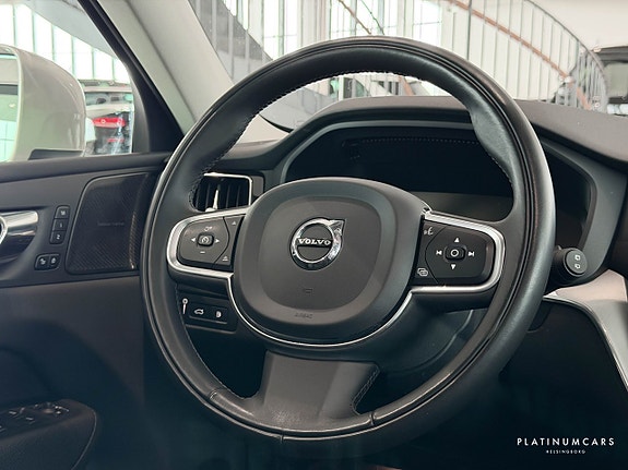 Volvo XC60 9 of 22
