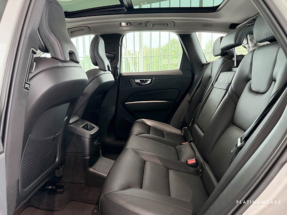 Volvo XC60 8 of 22