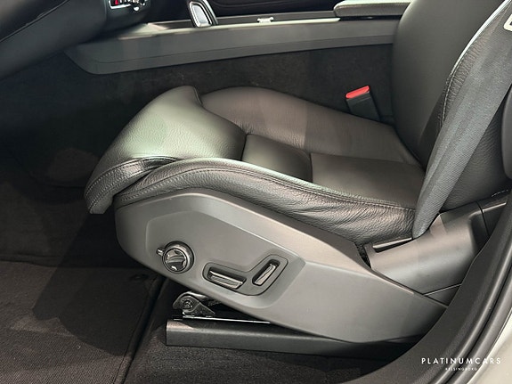 Volvo XC60 10 of 22