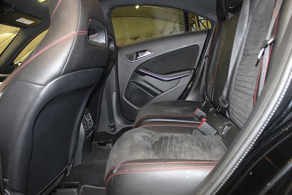 Mercedes-Benz CLA200 d 14 of 20