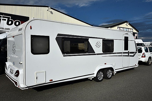 Knaus 650 PXB Südwind, Queenbed 24 of 27