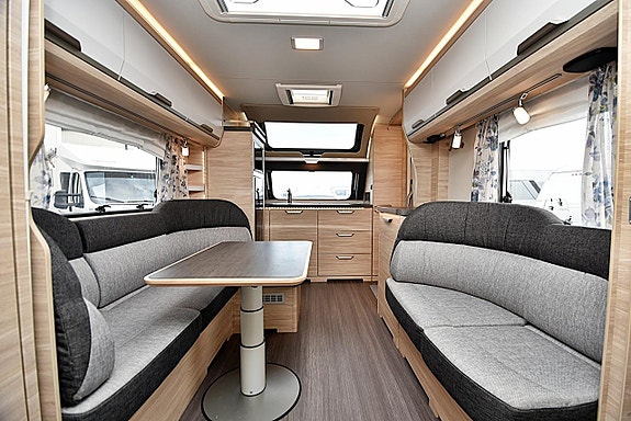 Knaus 650 PXB Südwind, Queenbed 15 of 27