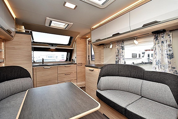 Knaus 650 PXB Südwind, Queenbed 17 of 27