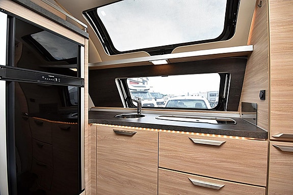 Knaus 650 PXB Südwind, Queenbed 19 of 27