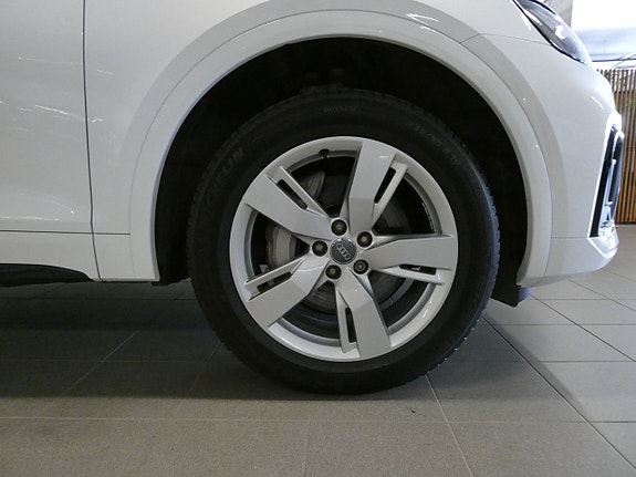 Audi Q5 6 of 24