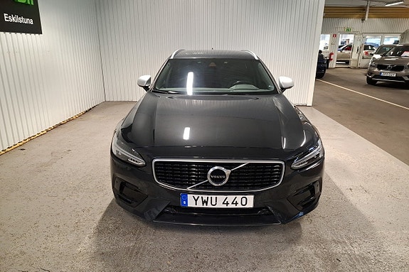 Volvo V90 2 of 18