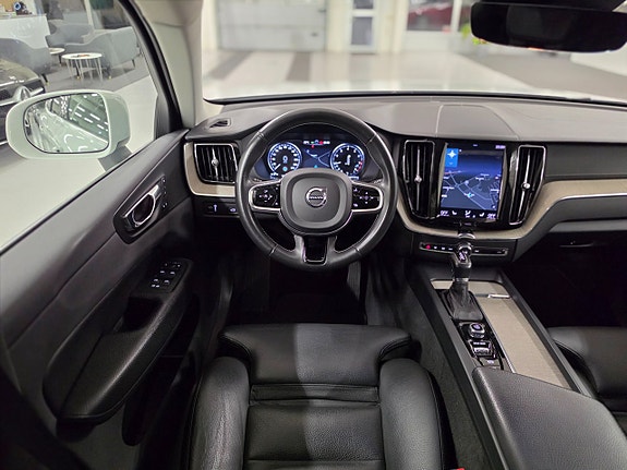 Volvo XC60 13 of 26