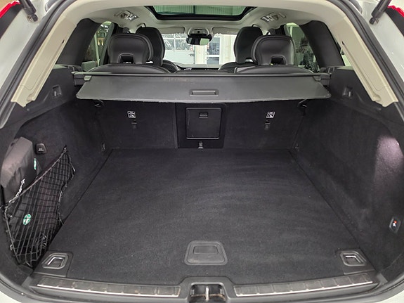 Volvo XC60 8 of 26