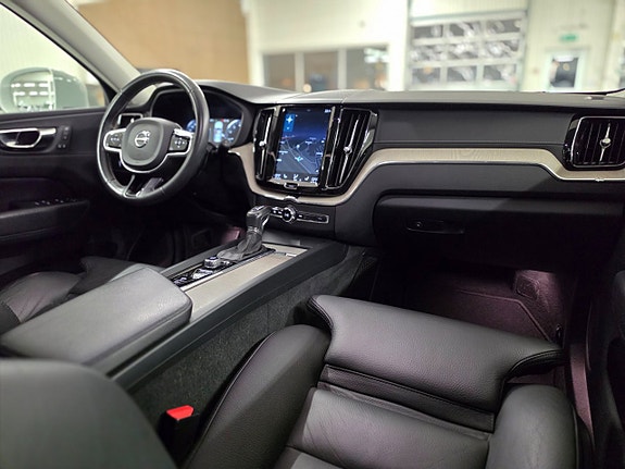 Volvo XC60 11 of 26