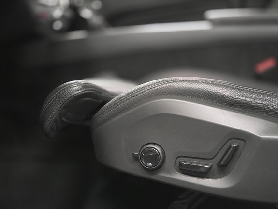 Volvo XC60 17 of 26