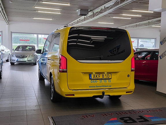 Mercedes-Benz V250 11 of 12