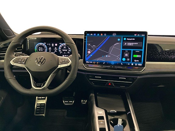 Volkswagen Passat 12 of 19
