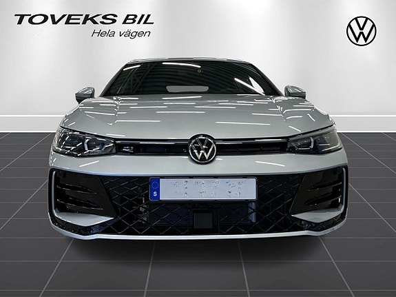 Volkswagen Passat 8 of 19