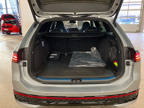 Volkswagen Passat 19 of 19