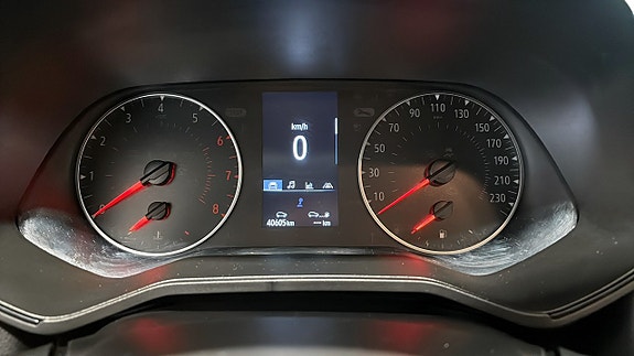 Renault Clio 14 of 19