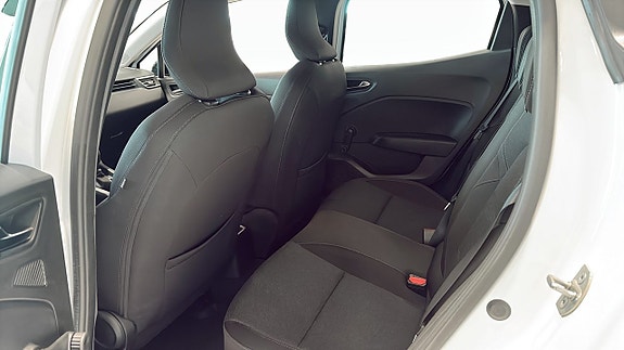 Renault Clio 12 of 19