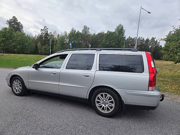 Volvo V70 6 of 15