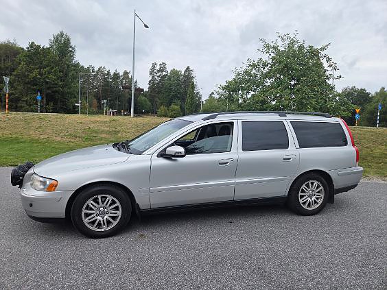 Volvo V70 13 of 15