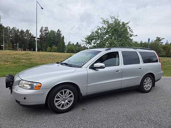 Volvo V70 3 of 15