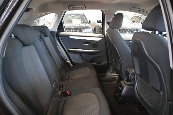 BMW 218i 13 of 24