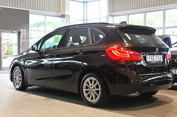 BMW 218i 3 of 24