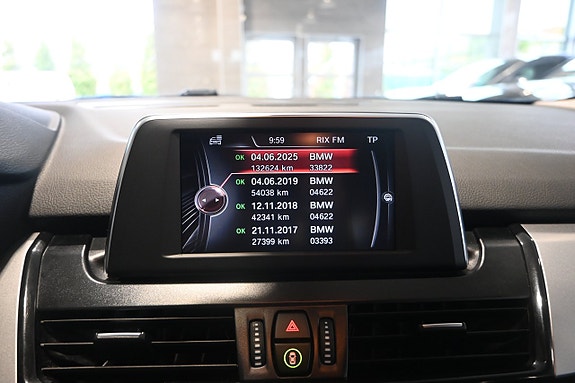 BMW 218i 22 of 24