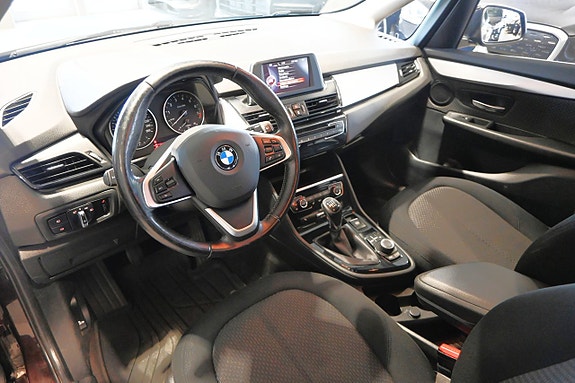 BMW 218i 7 of 24