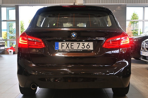 BMW 218i 4 of 24