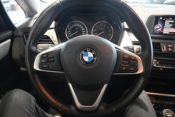 BMW 218i 16 of 24