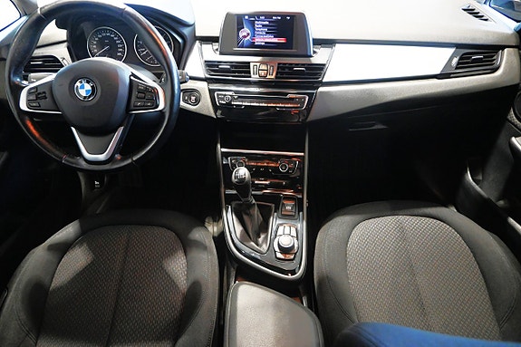 BMW 218i 9 of 24