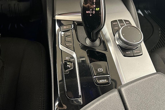 BMW 530e 26 of 30
