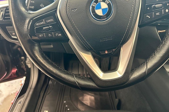 BMW 530e 25 of 30