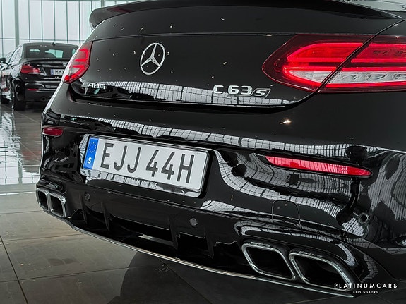 Mercedes-Benz C63 23 of 24