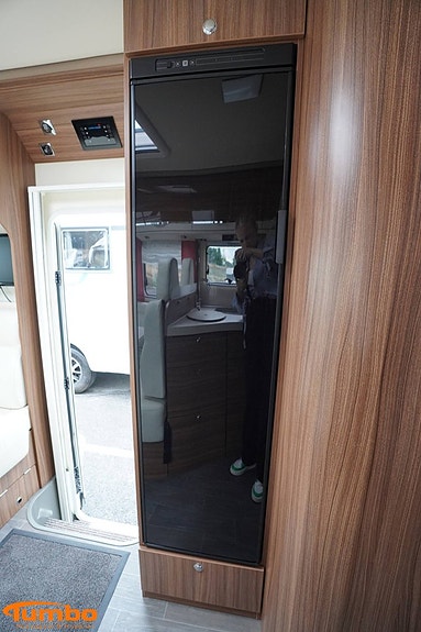 Eura Mobil IL 725 QB 8 of 21