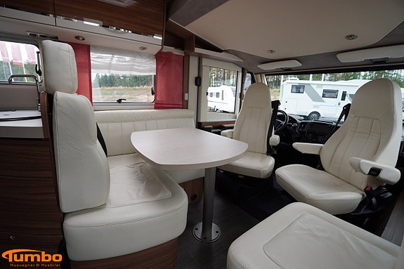 Eura Mobil IL 725 QB 2 of 21