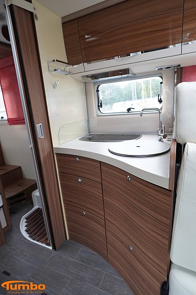 Eura Mobil IL 725 QB 6 of 21