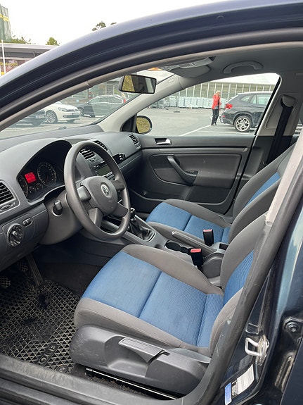 Volkswagen Golf V 4 of 8
