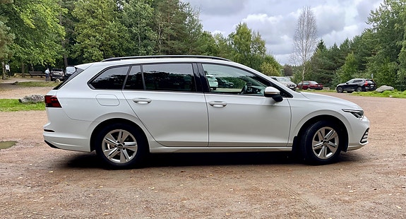 Volkswagen Golf VIII 4 of 10
