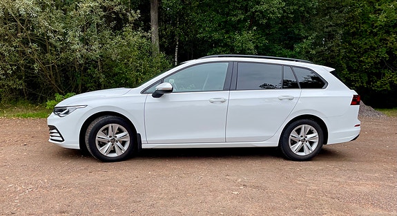Volkswagen Golf VIII 2 of 10