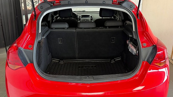 Opel Astra 8 of 16