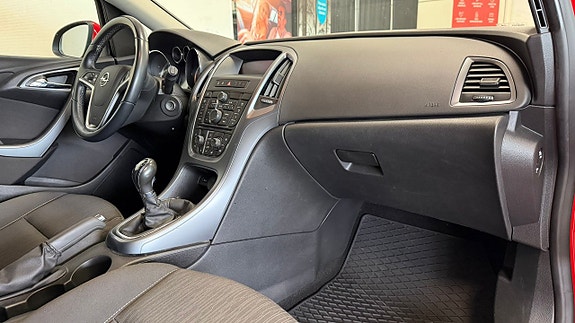 Opel Astra 12 of 16