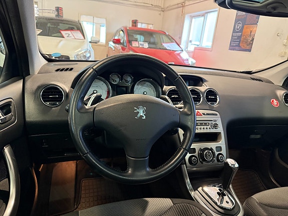 Peugeot 308 9 of 14