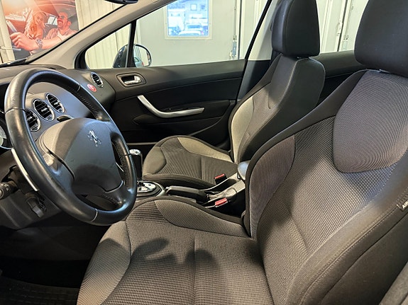 Peugeot 308 8 of 14