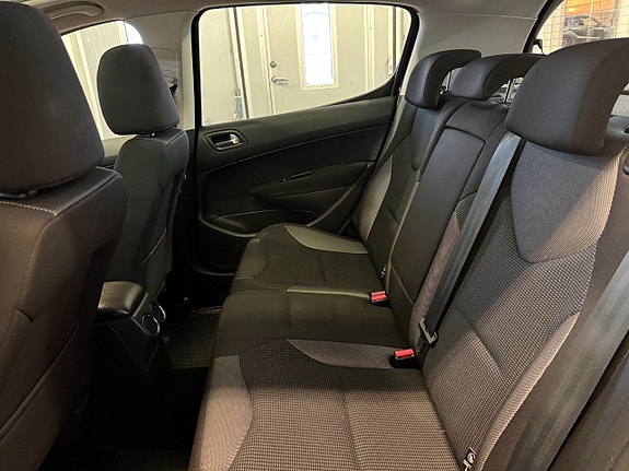 Peugeot 308 10 of 14