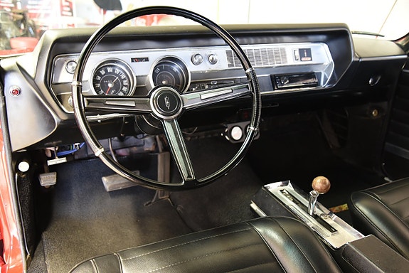 Oldsmobile Cutlass 25 of 30