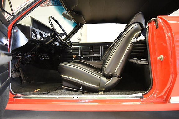 Oldsmobile Cutlass 23 of 30